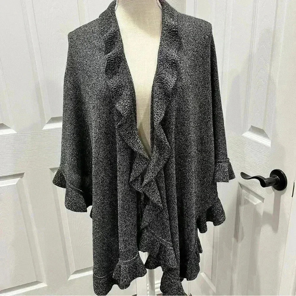 C Est. 1946 Cape / Poncho Black with sparkle silver strands - Picture 9 of 9